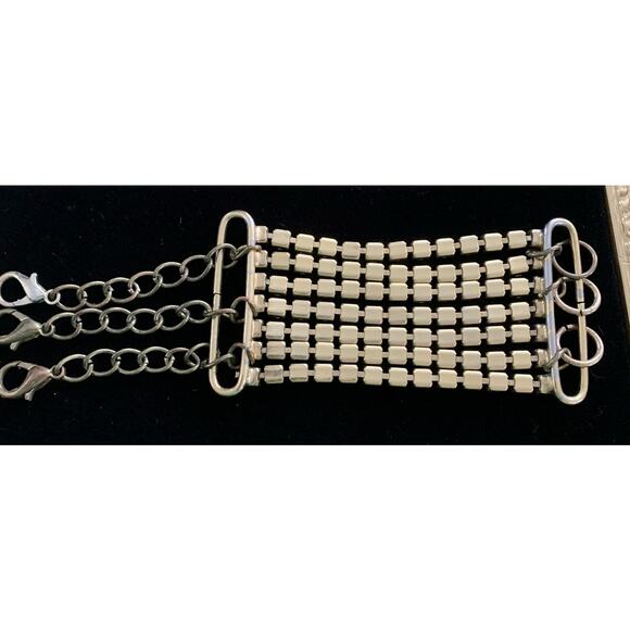 Beautiful Vintage pink rhinestone cuff like chain bracelet - Picture 7 of 8